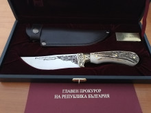 Специален нож получи от Иван Гешев зам.-апелативният прокурор на Велико Търново