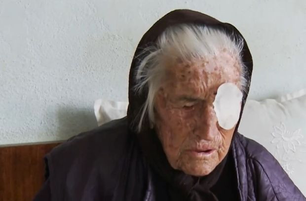 Пребитата 103-годишна баба Люба: Бог гледа, на оня свят ще се плаща