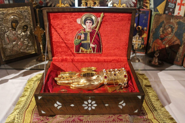 Частица от мощите на св. Георги Победоносец бе донесена в Софийска епархия