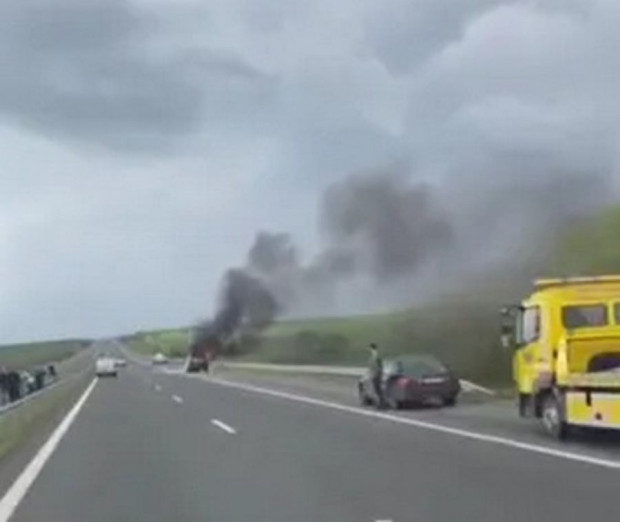 Техническа неизправност е причинила пожара в автомобил на "Гранична полиция" по АМ "Тракия"