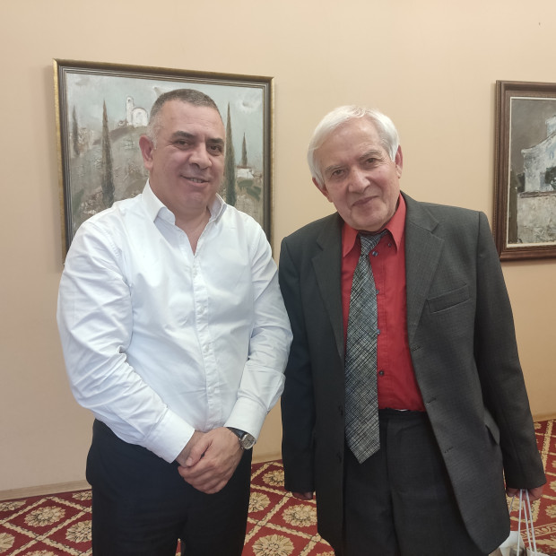 Кметът Стефан Радев се срещна със Златния учител на България Теодосий Теодосиев-Тео
