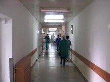 Пращат погълналото метадон момченце да живее при баба и дядо