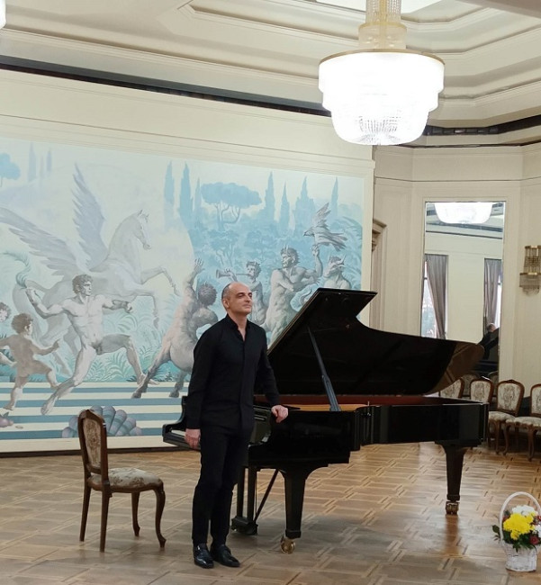 Клавирният концерт на Иван Янъков - вълнуващо преживяване в Седмицата на камерната музика в Добрич