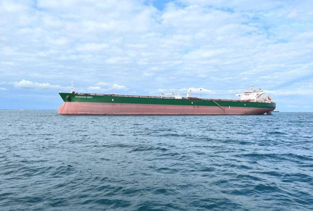 Иранските военни заловиха петролен танкер под чужд флаг в Оманския залив