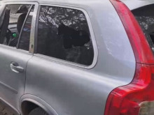 Изпочупиха автомобила на лекар в София