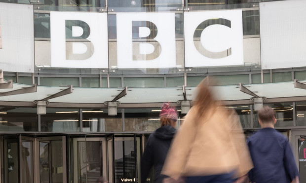 Шефът на BBC Ричард Шарп подаде оставка в петък, след