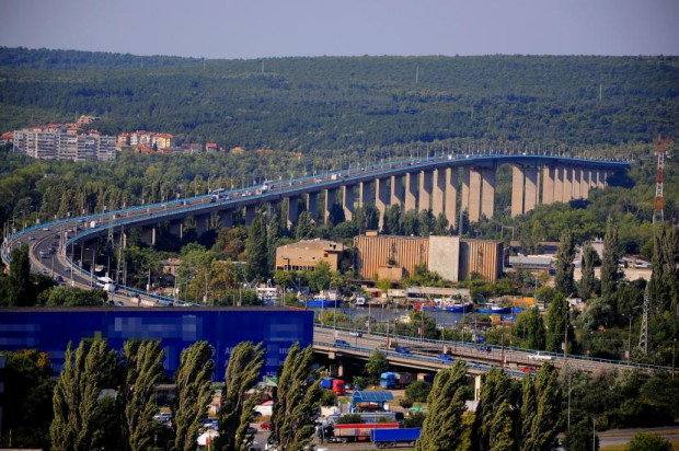 Пост в мрежата че Аспарухов мост ще бъде затворен за