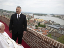 Папата нападна Орбан в Будапеща: "В Европа се надига опасен национализъм, ако сте християни ще приемате мигранти като другите европейци"