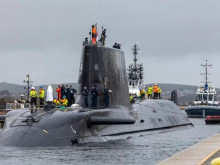 Класифицирани документи за най-модерната ядрена подводница на Великобритания са открити в тоалетна на кръчма