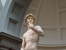 Уволниха директорка, показала скулптурата "Давид" на Микеланджело