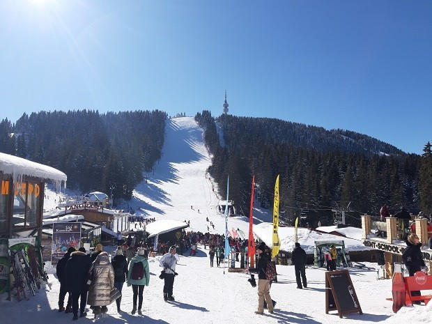 Зимният сезон отбелязва 23% повече туристи в България