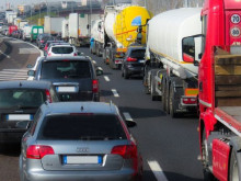 Интензивен трафик по границата с Румъния и Сърбия за леки автомобили