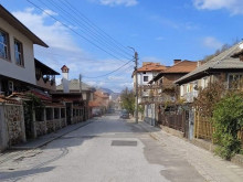 Безвъзмездно благоустрояват улица в златоградското село Старцево