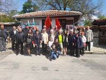 Първи май пред родната къща на композитора Георги Горанов