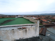 Извършен е неотложен ремонт на покрива на училището в град Кермен  
