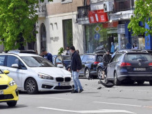 Две коли се удариха близо до бул. "Витоша" в София