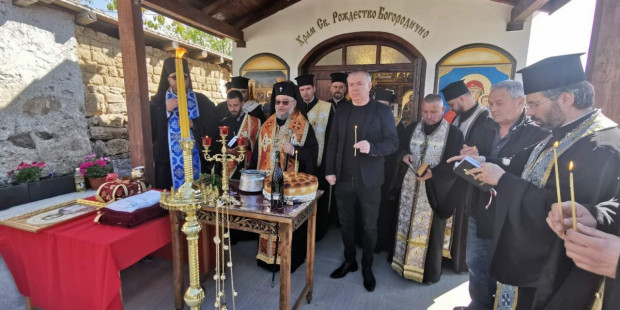 Осветиха параклиса "Св. Рождество Богородично" в гурковското село Димовци