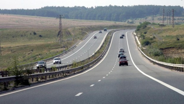 Полагане на маркировка затруднява движението АМ "Тракия" от 3 до 5 км в посока Бургас