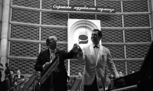 Фотоизложба "50 години Софийски музикални седмици" в бургаската опера