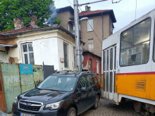 Спряно е движението на трамвай № 20 в столицата поради неправилно паркиран автомобил