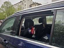 Разбиха колата на репортер от БНТ