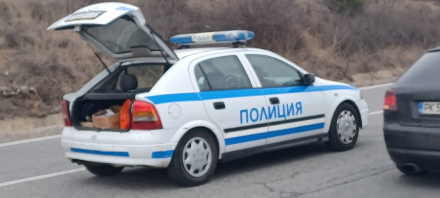 Смачкани автомобили след катастрофа на пътя Кюстендил – Дупница