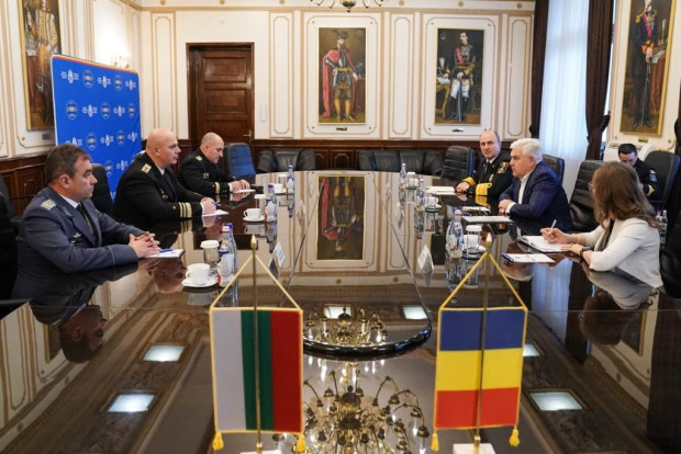 Командирът на военноморските сили на специално посещение в Румъния