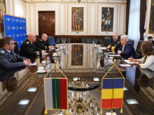 Командирът на военноморските сили на специално посещение в Румъния
