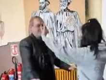 Директорът с кючека: Не се срамувам!
