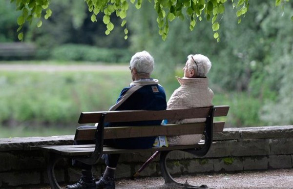 Служебното правителство предлага всички пенсионери с инвалидни пенсии на които