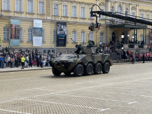 Въоръжените сили на България преминават през площад "Александър Първи"