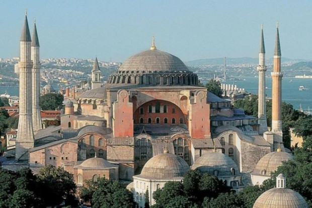 7 май е съдбовна дата за Света София в Истанбул