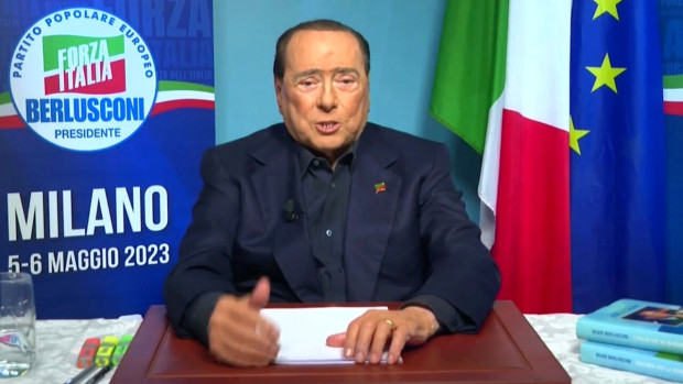 Завръщането на Берлускони: Ето заради вас, аз спасих нашата демокрация