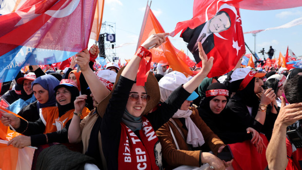 На предизборния митинг на Реджеп Ердоган в Истанбул се събраха