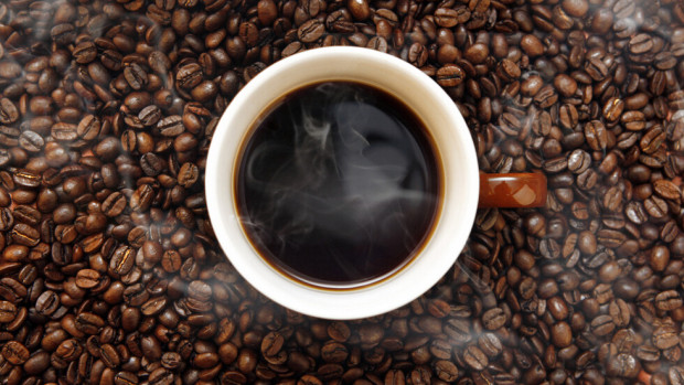 Само една щипка от тази съставка подобрява вкуса на кафето