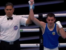 Ергюнал Себахтин продължава напред на Световното по бокс