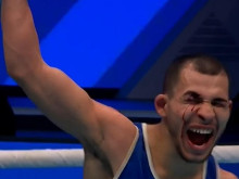 Росенов се доближи на победа от медал на Световното по бокс