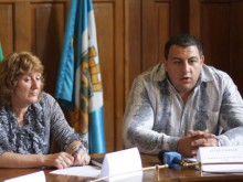 Сумисти мерят сили на открито на площад Централен в сряда