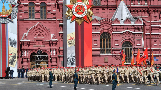 В Русия отбелязват Деня на победата с традиционен военен парад в Москва