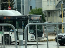 Автобус и кола се удариха близо до гара "Подуяне"