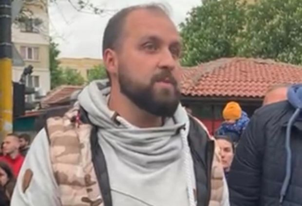 Домоуправителят на блока, в който живееха загиналите младежи: Тук е непрекъснато рали