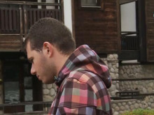 Болно момче се наложи да чака часове пред кабинет за ТЕЛК решение