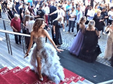 Вижте кои са потребителските капани, на които попадат абитуриентите на бала