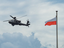 Полша ще има най-мощната армия в Европа до 2 години, чака 500 HIMARS и 100 Apache, плюс стотици Abrams