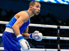 Радослав Росенов не успя да преодолее 1/4-финалите на Световното по бокс