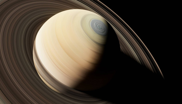 Най-вътрешните пръстени на Сатурн постепенно изчезват, тъй като са засмукани от горните