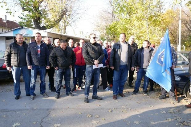 TD Надзирателите от затвора и ареста в Пловдив излизат на мълчалив