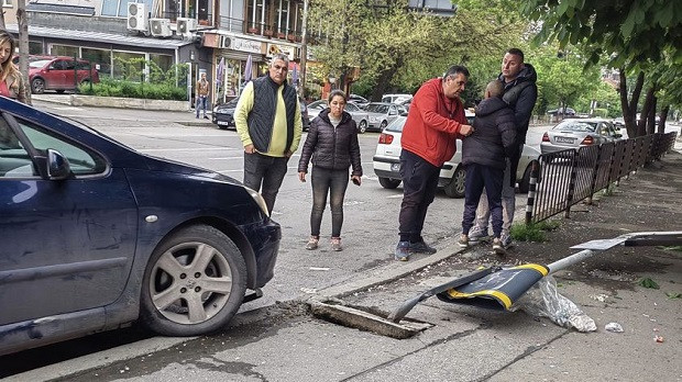 14-годишното момче, което катастрофира в спирка на градския транспорт в София - няма други провинения