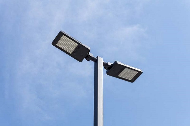 Модернизират уличното осветление в община Балчик с цел намаляване на разходите
