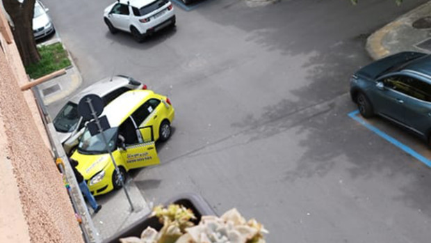 </TD
>Сблъсък между такси и автомобил с румънска регистрация е станал